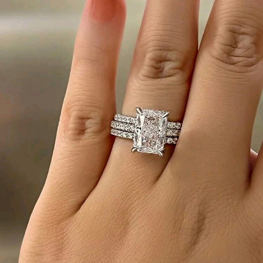 NWT SASSIFIED BOUTIQUE Silver  Plated Zirconia Women's Ring Set